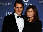 Tin thể thao HOT 16/12: Vợ chồng Federer nổi bật nhất Thụy Sĩ