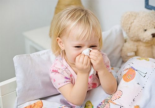 Cách trị sổ mũi cho trẻ mà không cần dùng đến thuốc