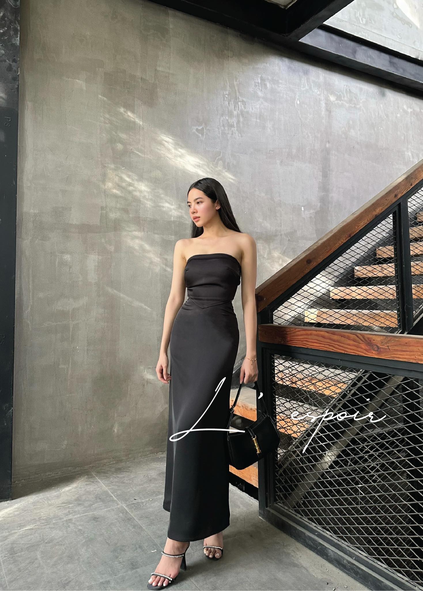 ORDER+ẢNH THẬT] Chân váy đen xòe vạt lệch xẻ chéo cách điệu cá tính với dây  kim loại style Ulzzang siêu chất 😍 | Shopee Việt Nam