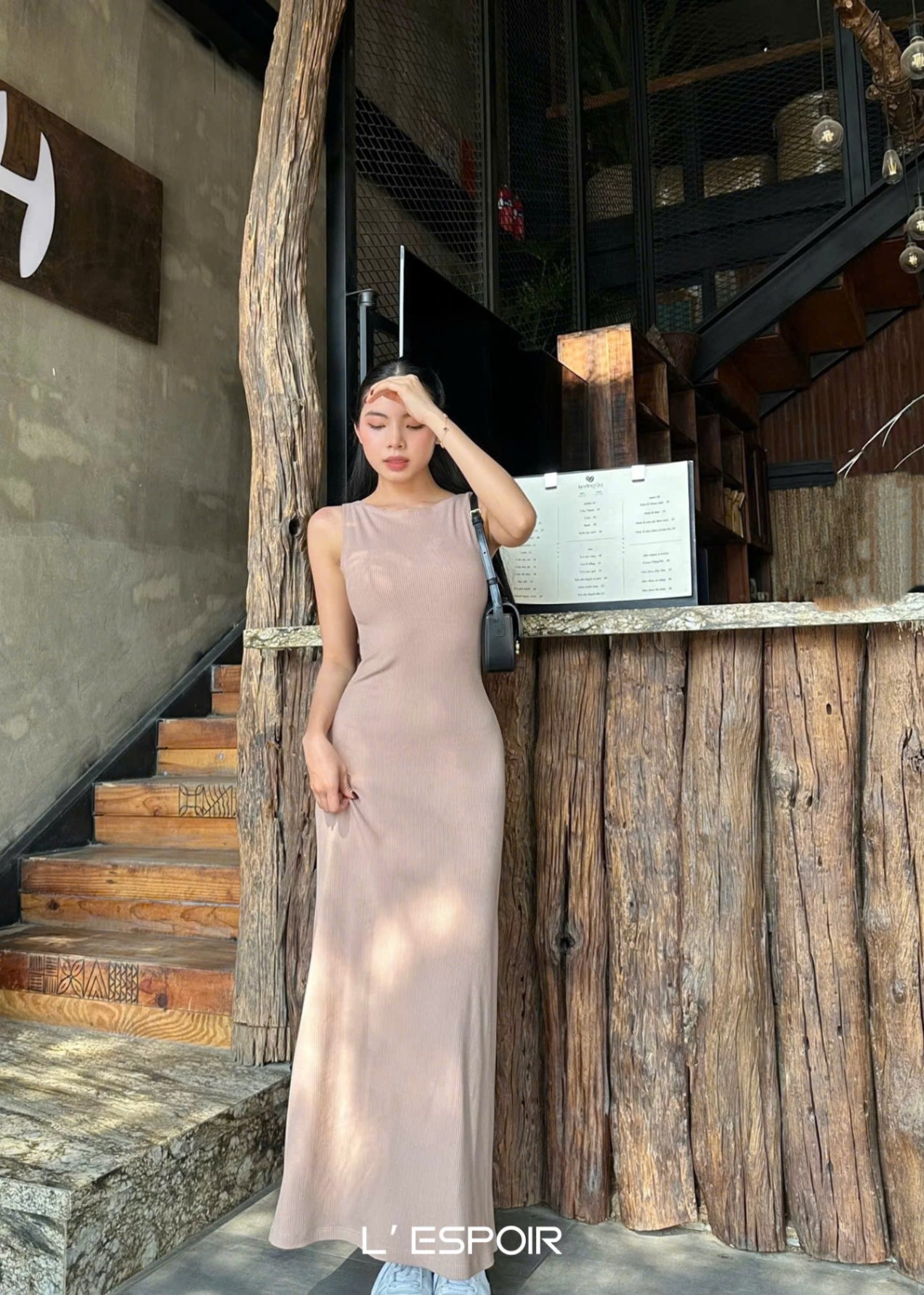 LP.001049 Nude
