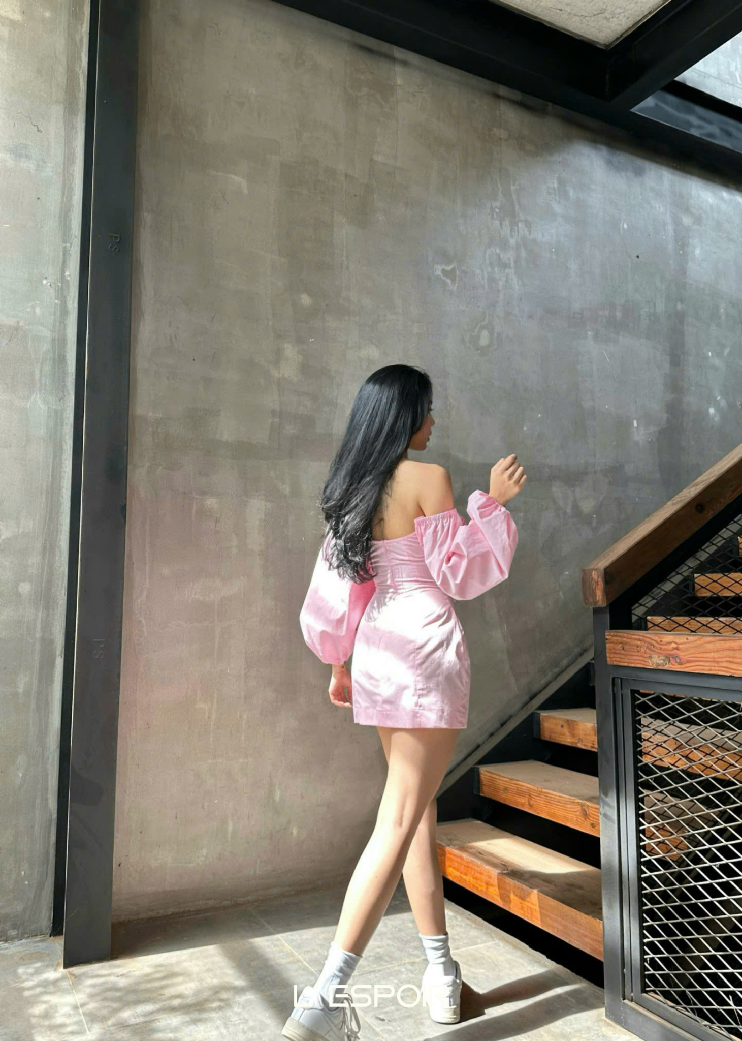 LP-000816-Hong-5.png?v=1780059393