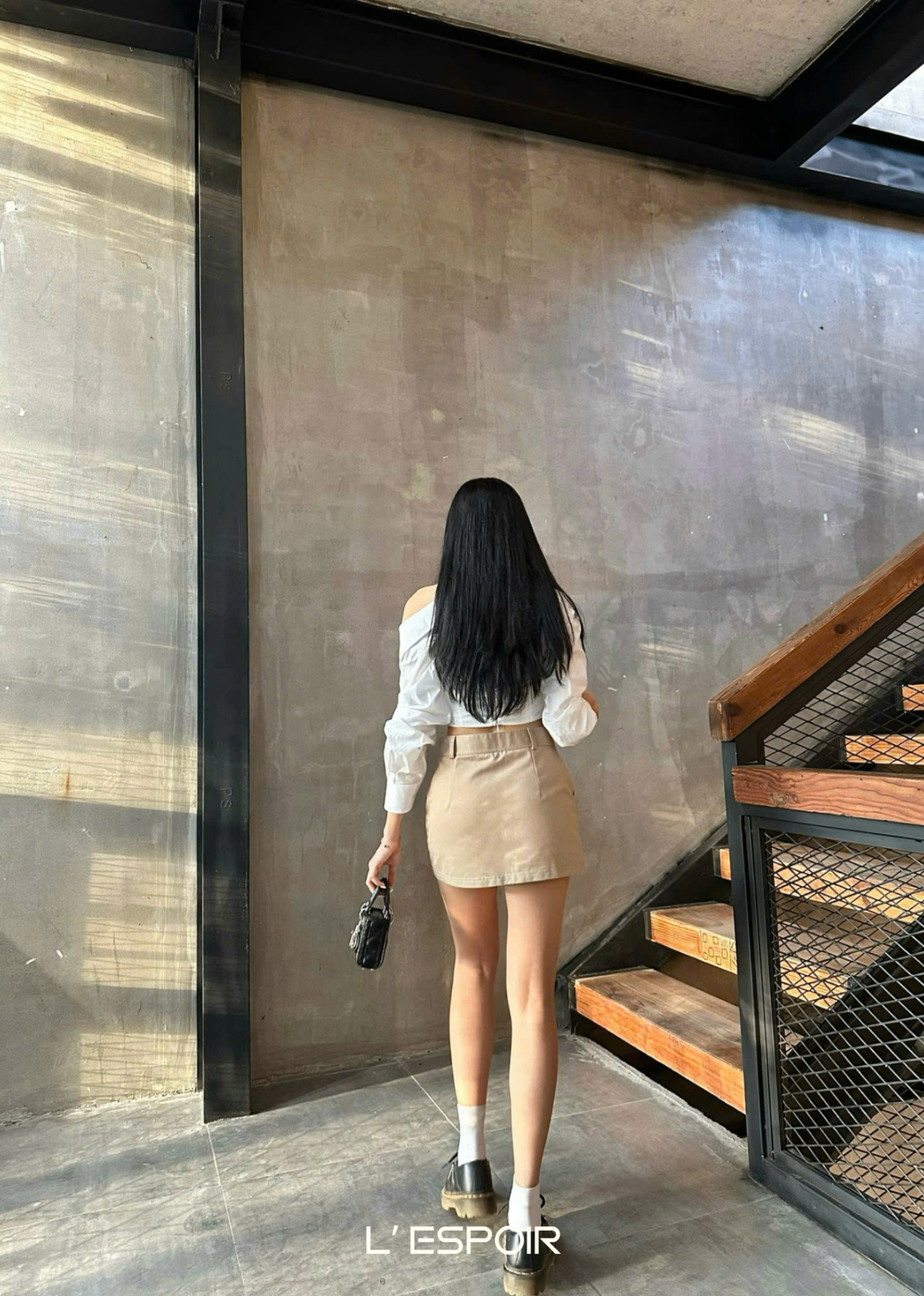 LP-000866-Trang-Ao--7.png?v=1781323409