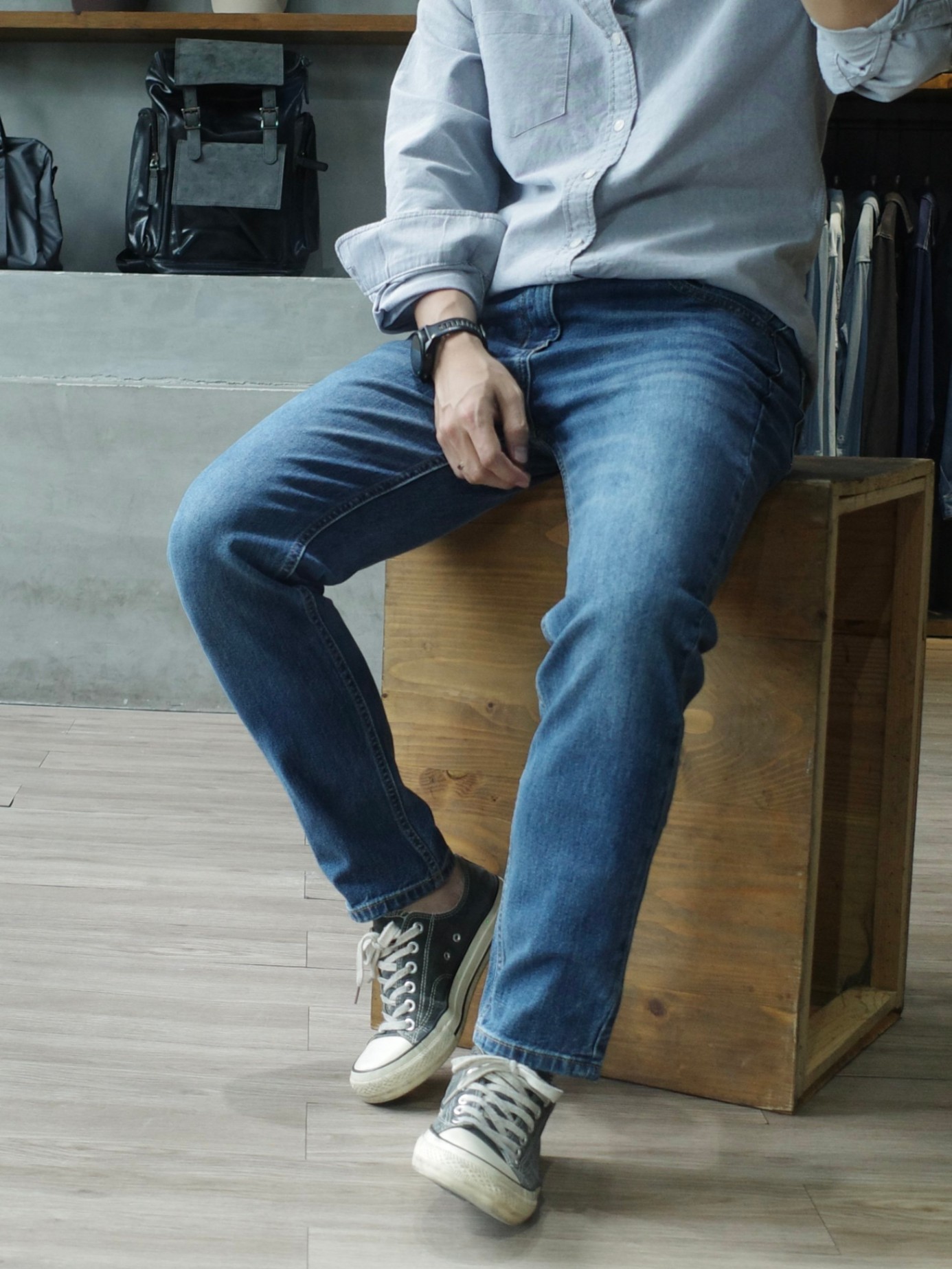 Quần jean slimfit xanh trơn DNST vn250301