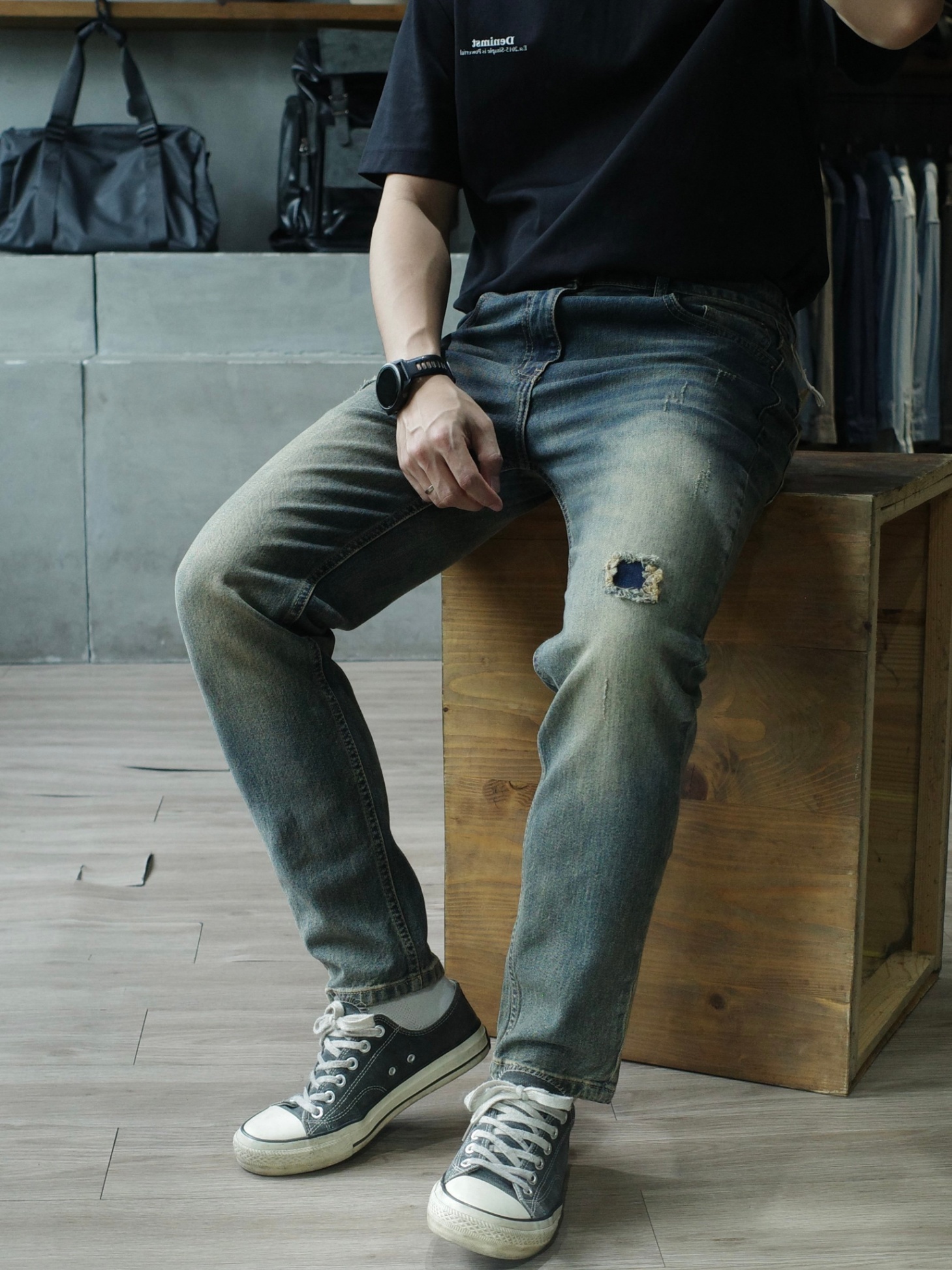 Quần jean slimfit xanh vá DNST vn250303