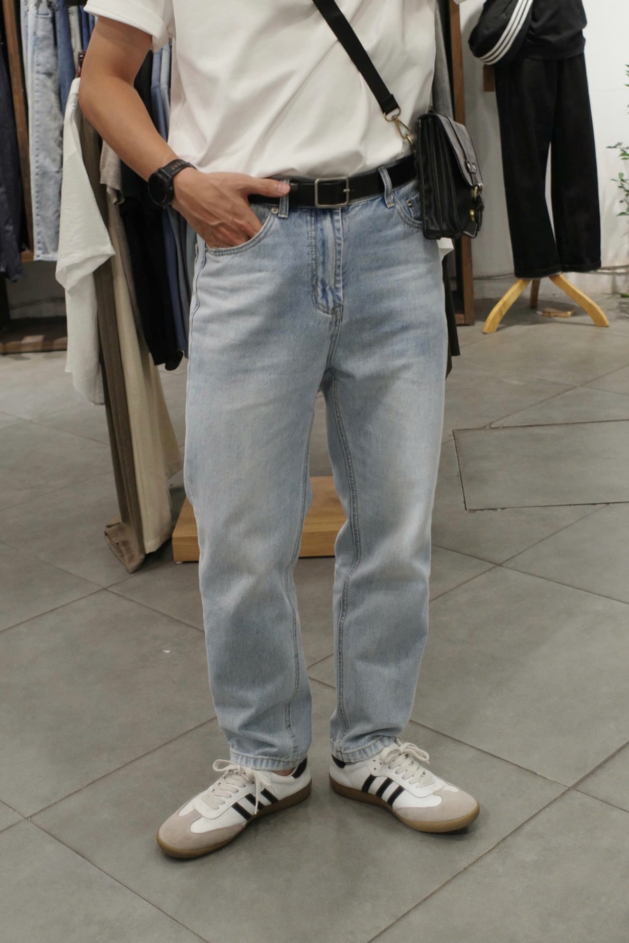 Quần jeans suông UNFET DNST 5235