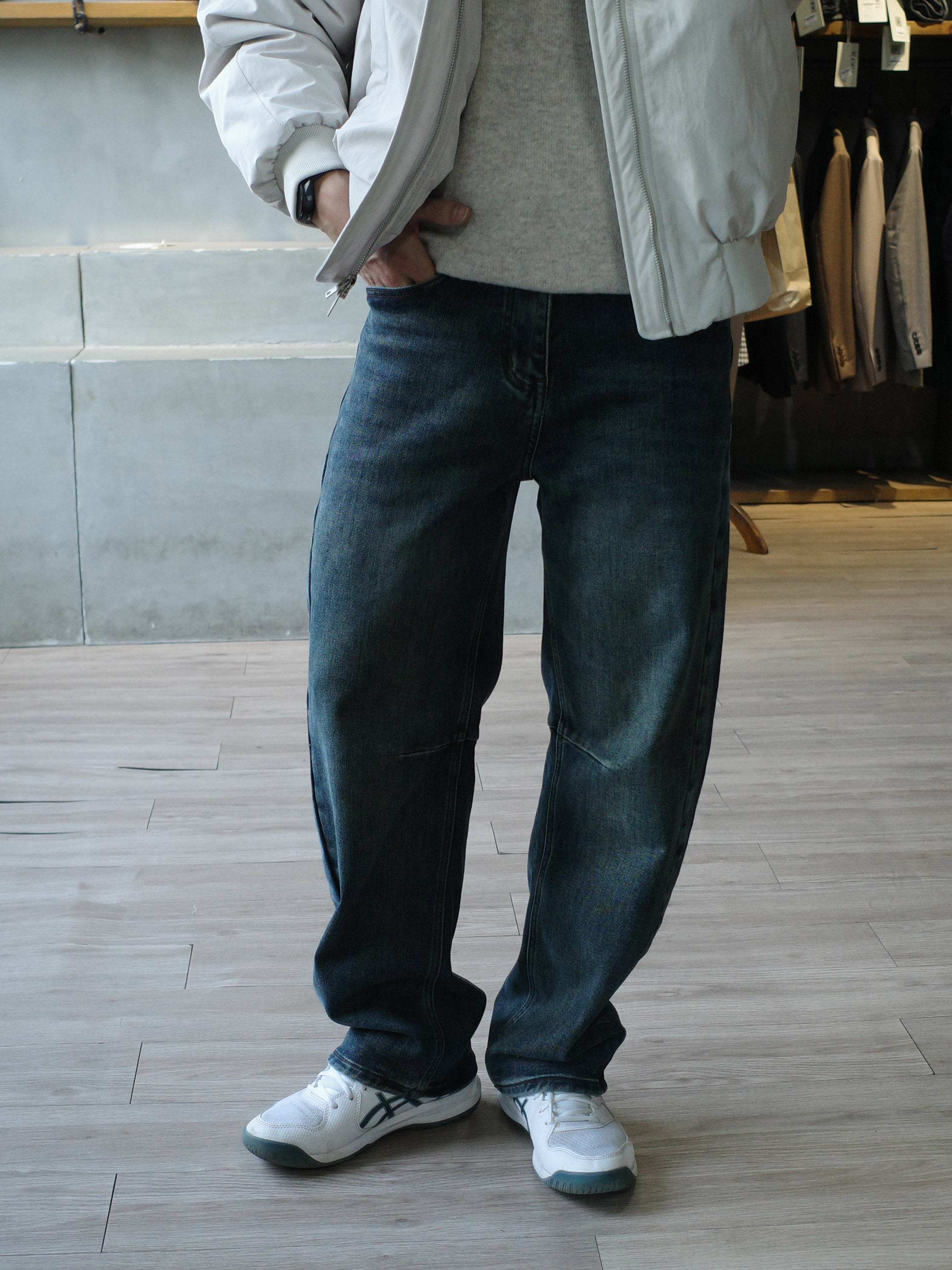 Quần jean ống rộng lót nỉ xanh đậm DNST36005