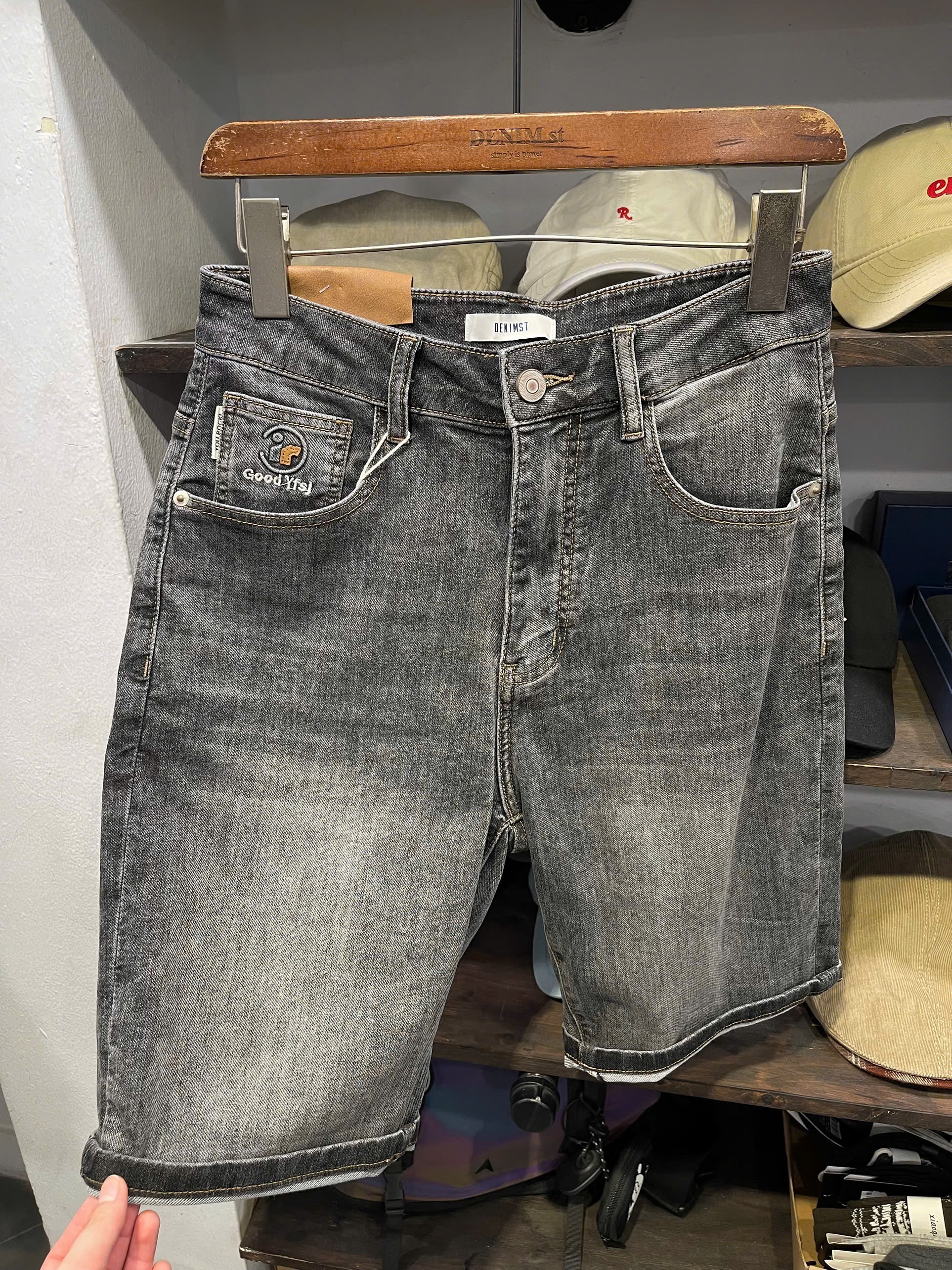 Quần short jean xám Good DNST 1596