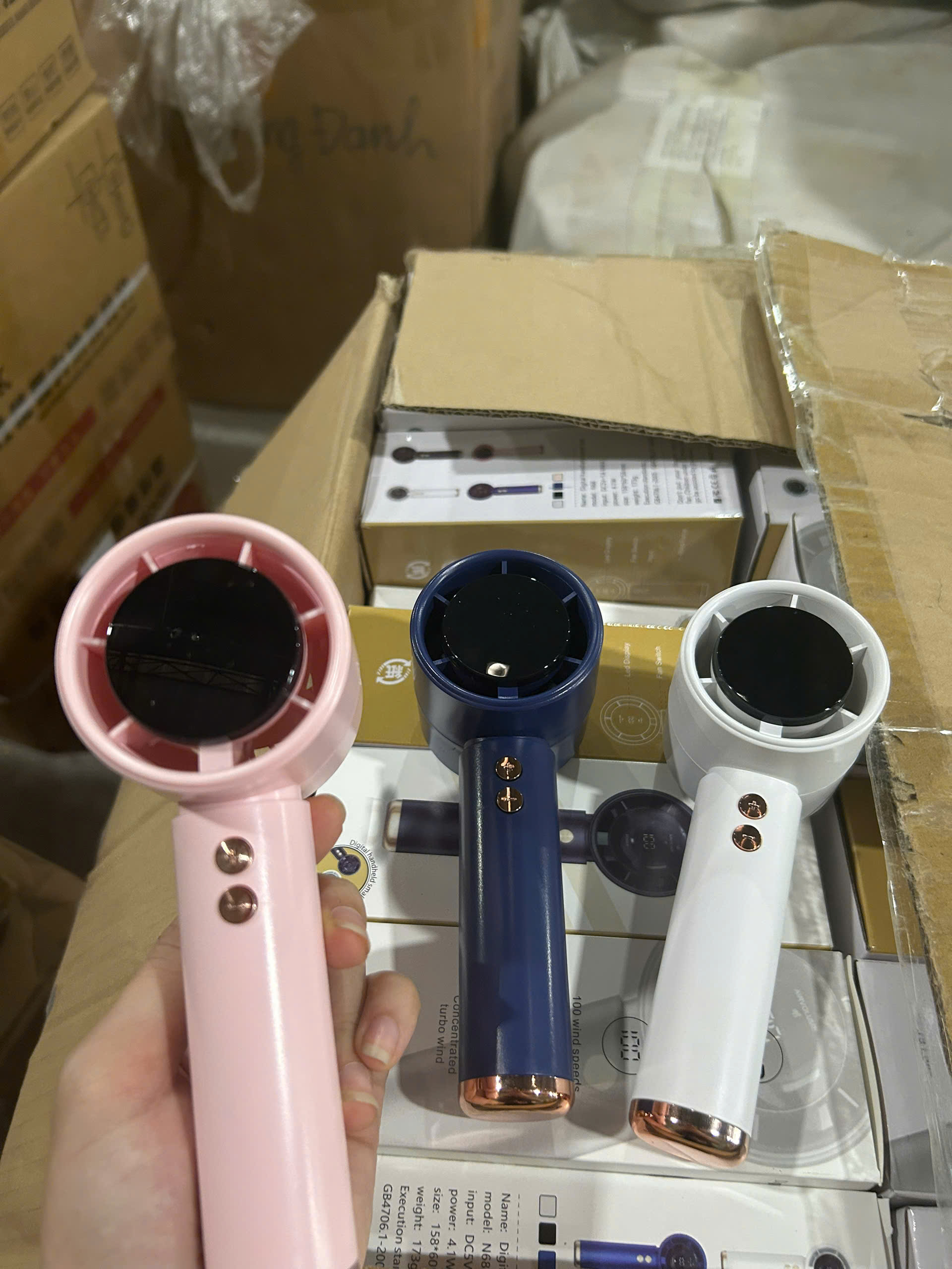 [100] Quạt Cầm Tay FAN