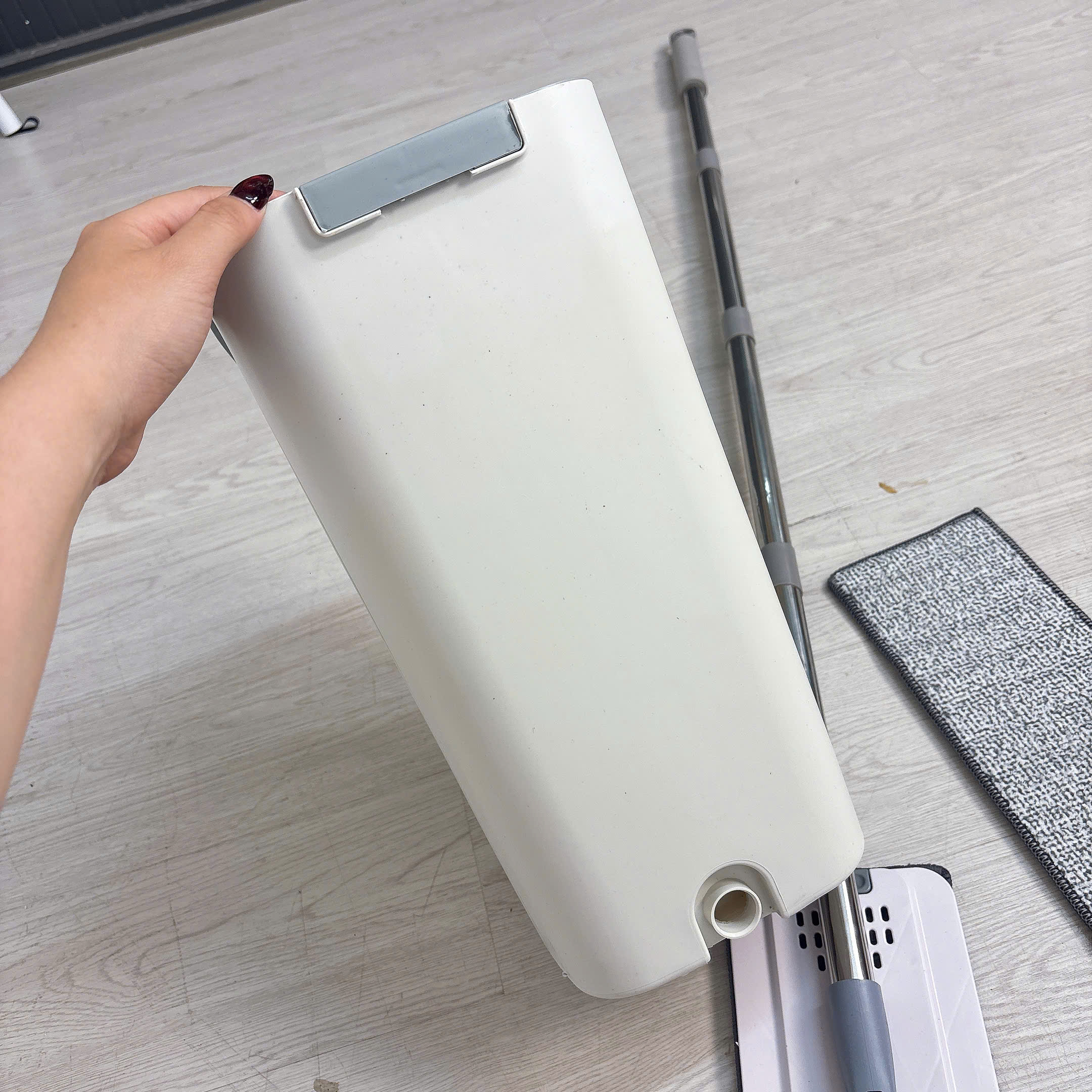 [24] Bộ Cây Lau Nhà Kèm Thùng Tự Vắt Waha GX1*