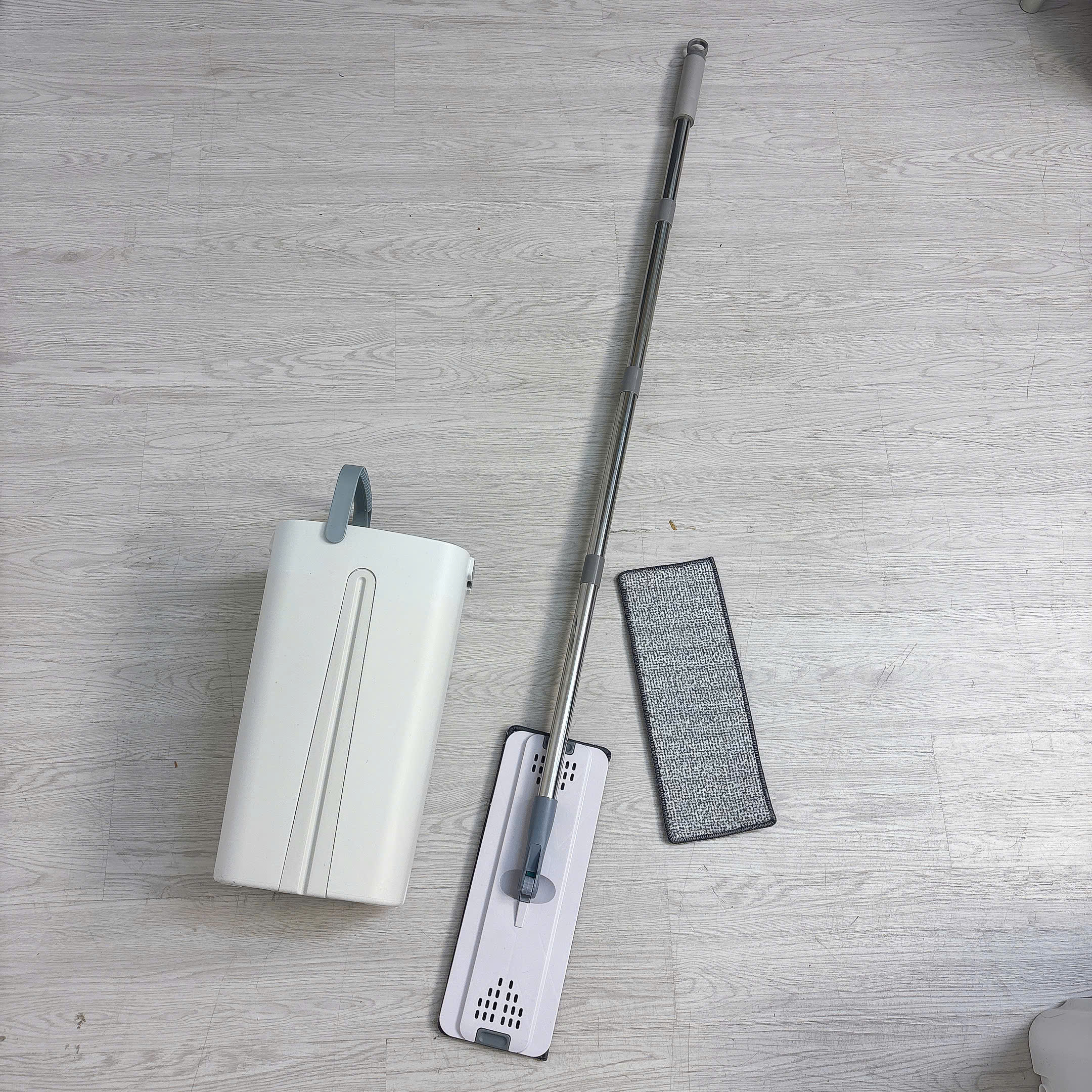 [24] Bộ Cây Lau Nhà Kèm Thùng Tự Vắt Waha GX1*