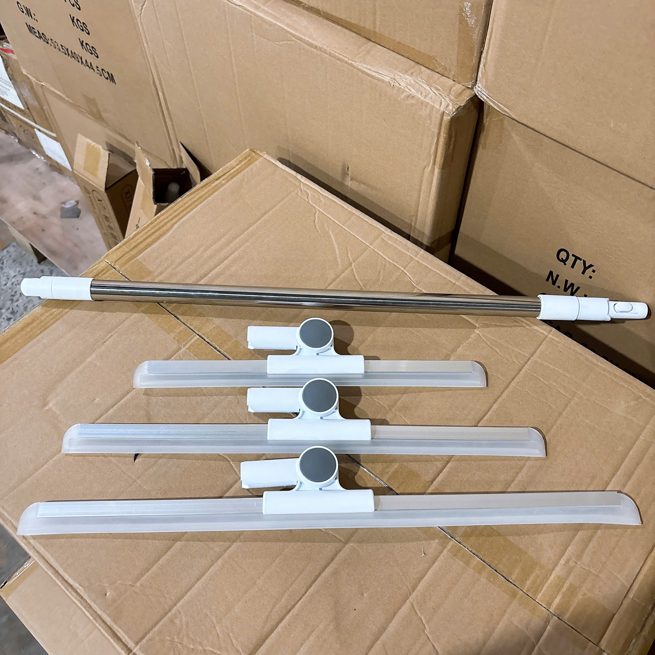[40] Cây Gạt Nước Sàn Nhà XiLi C8 - 55cm