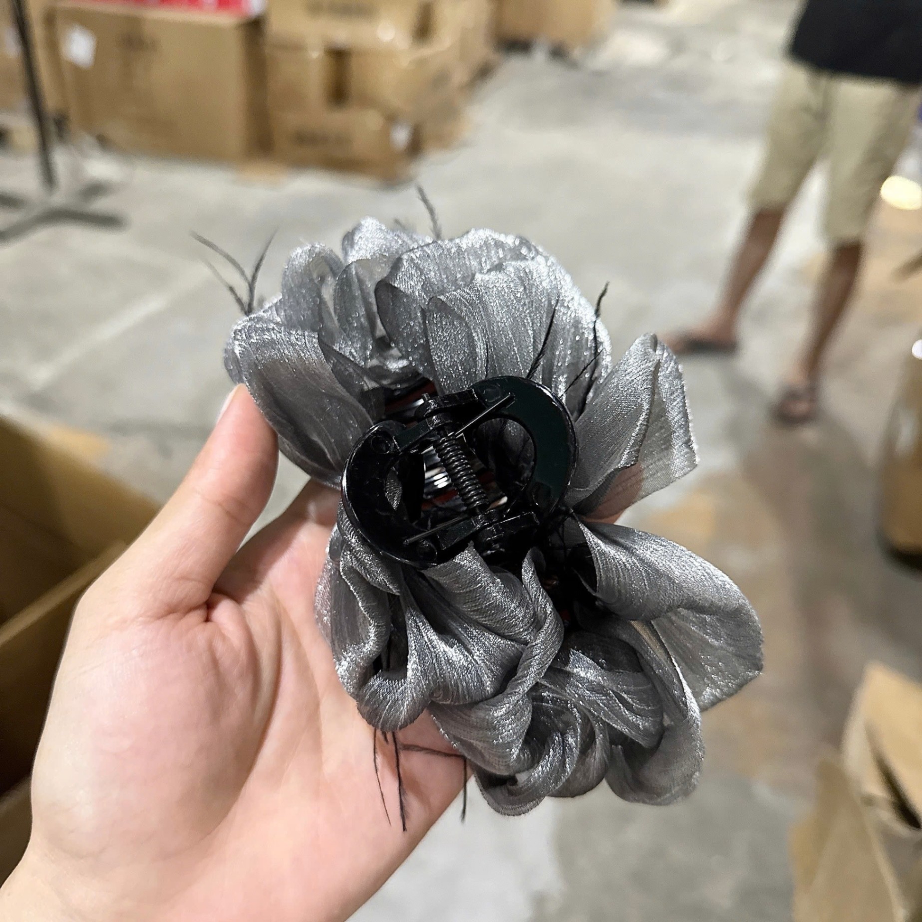 [680] Kẹp Tóc Sau 13cm Loại 1 - Xám