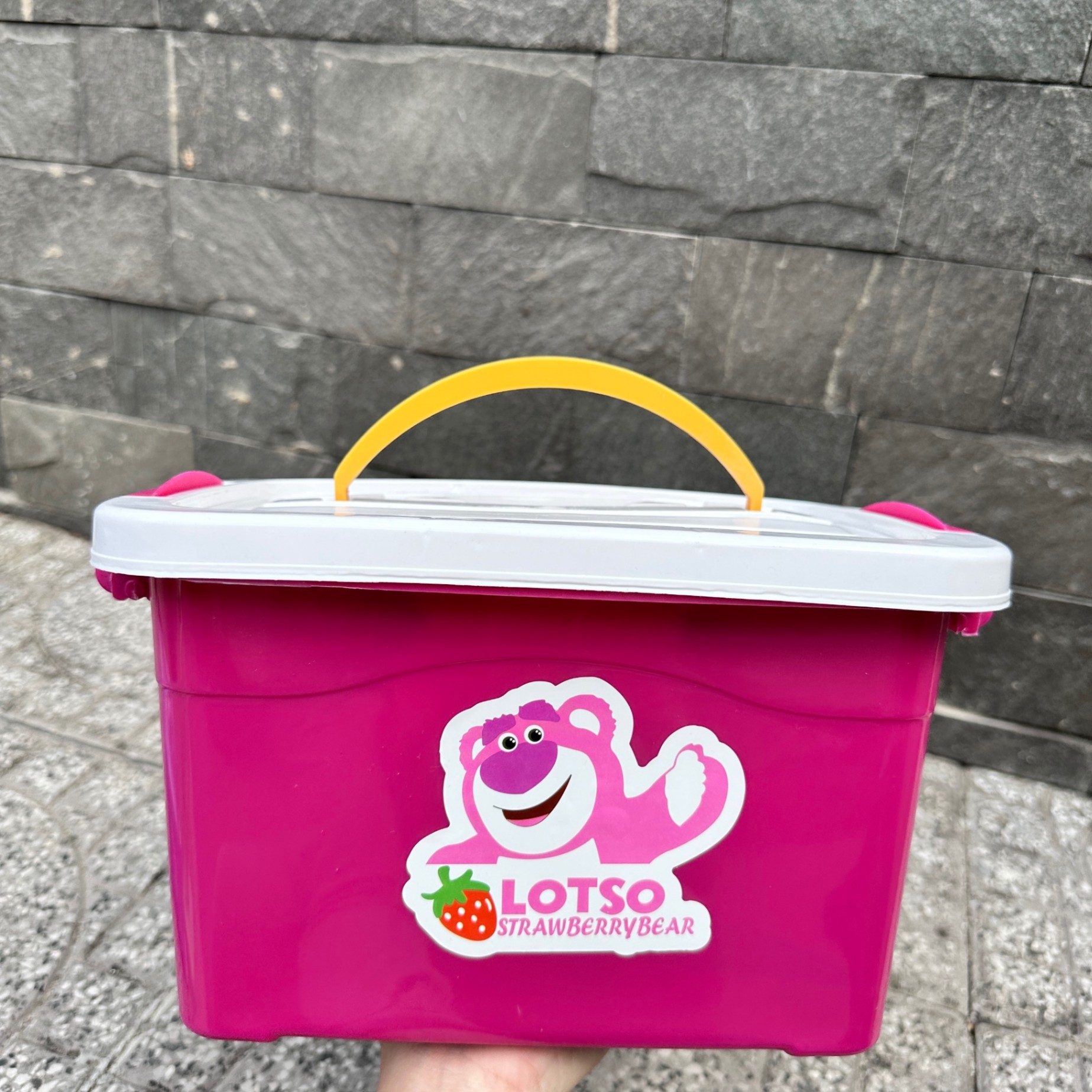[15] Thùng Nhựa HỒNG Kèm Sticker Gấu Dâu