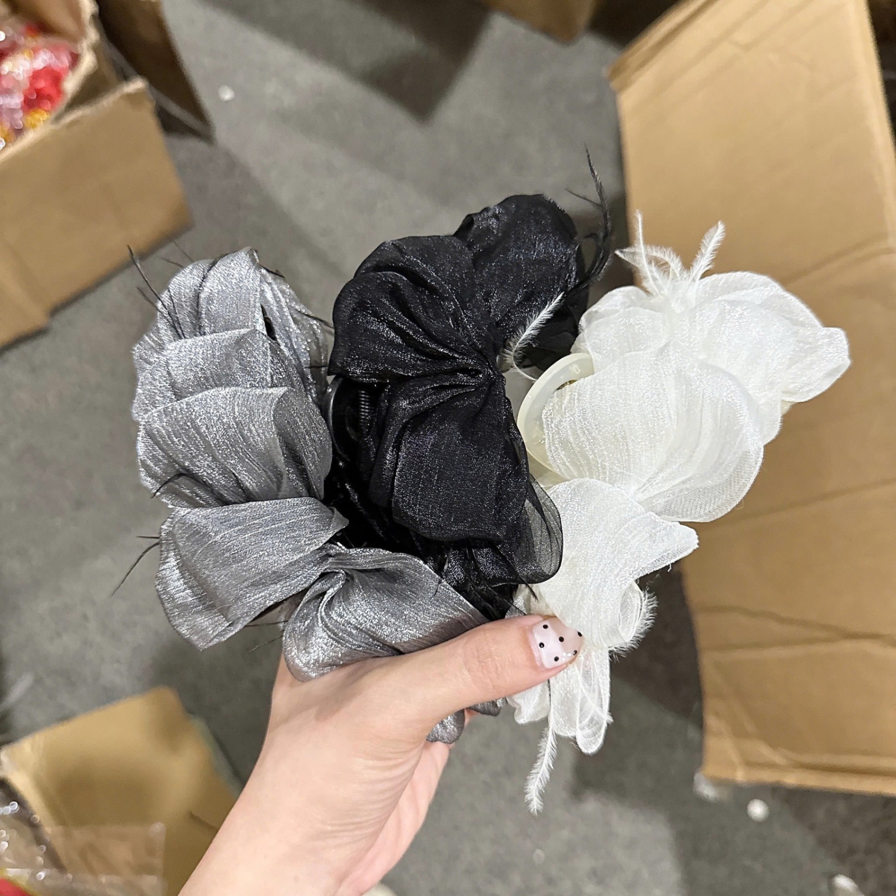 [680] Kẹp Tóc Sau 13cm Loại 1 - Đen
