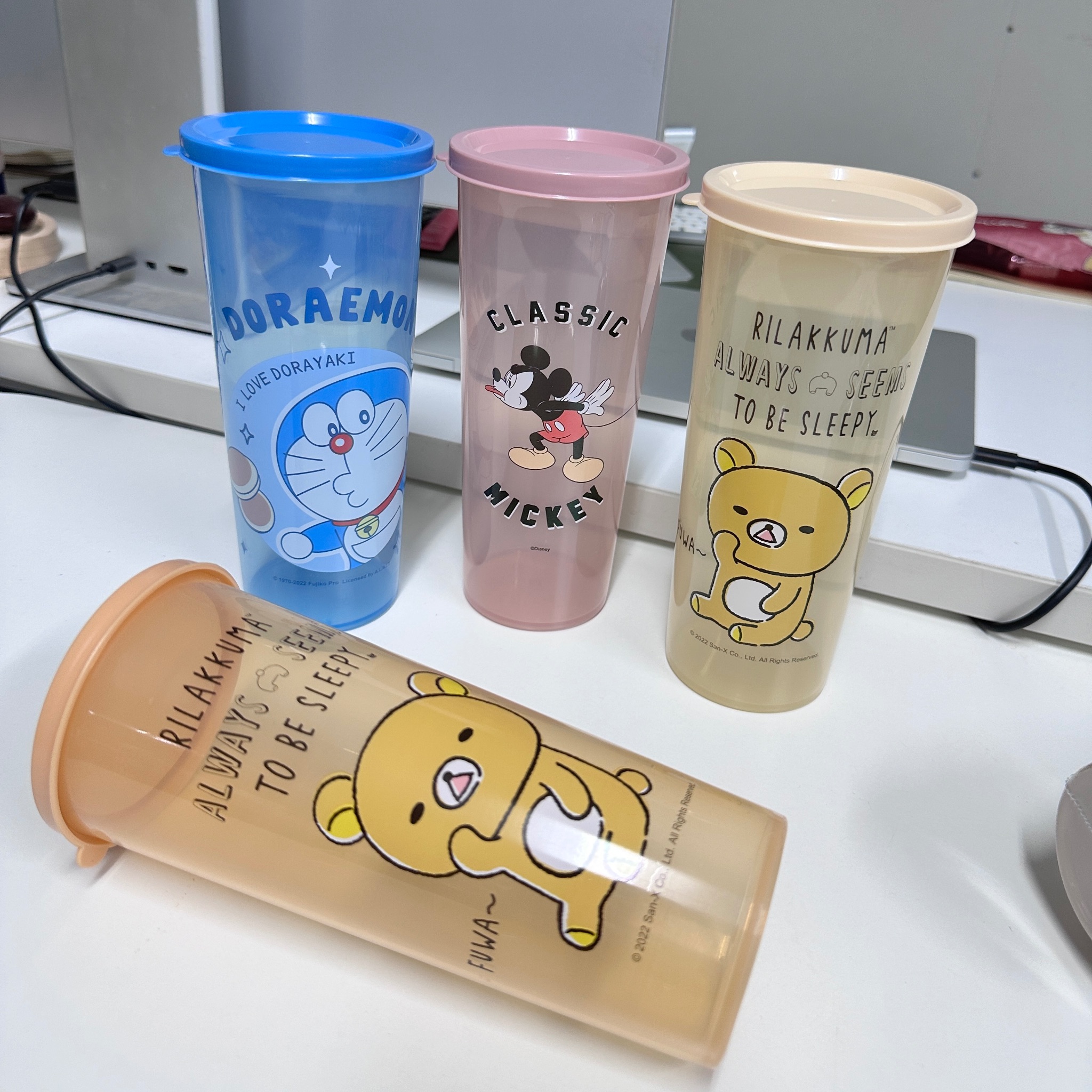 [1] Ly Nhựa Có Nắp Hoạt Hình Disney 650ml