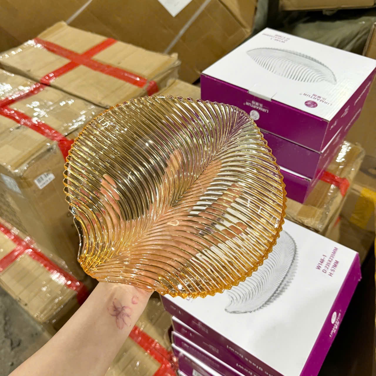 [18] Khay Thuỷ Tinh Chiếc Lá Vàng W148-1