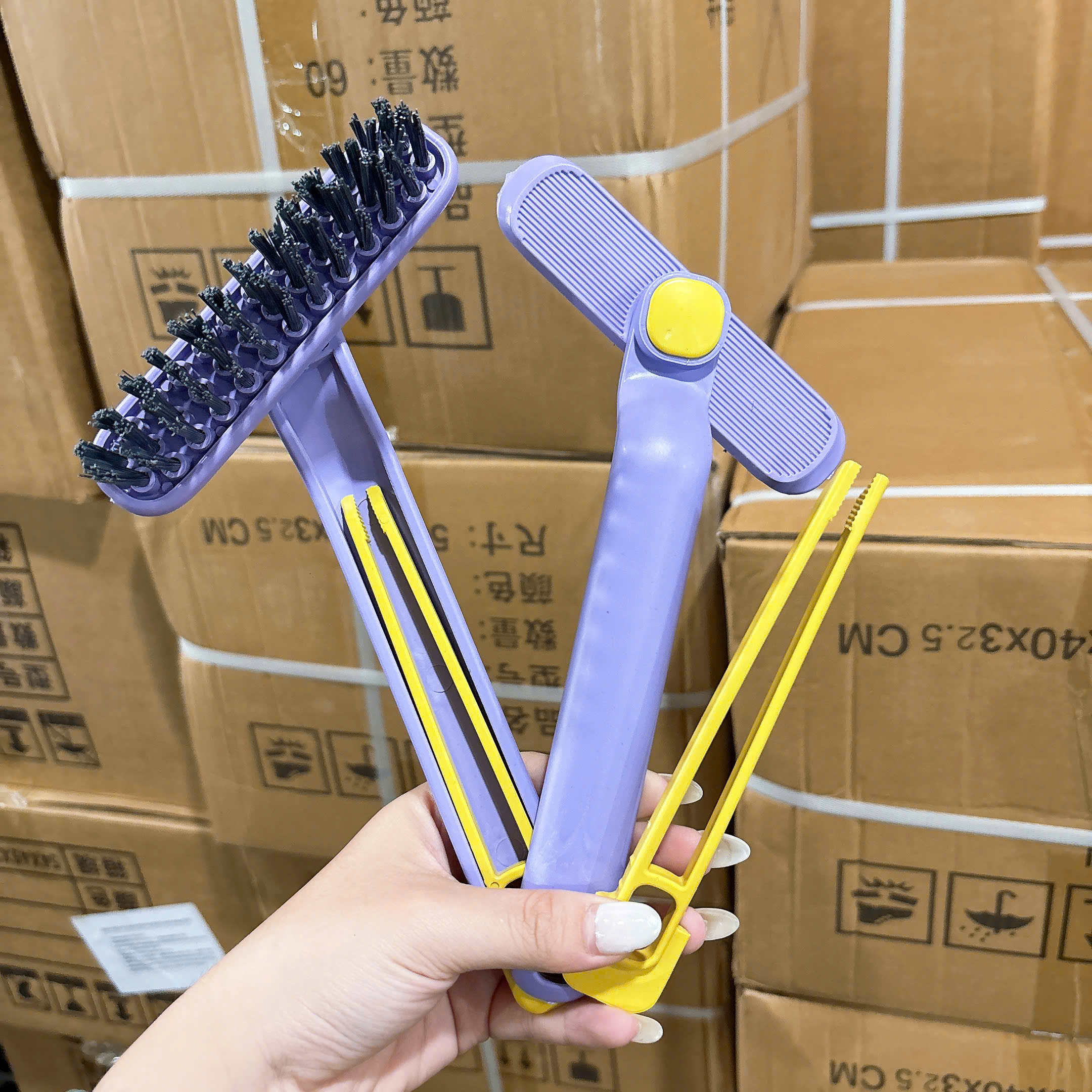 [200] Bàn Chải Cọ Rửa Nhà Vệ Sinh Cán Xoay Waha CG1