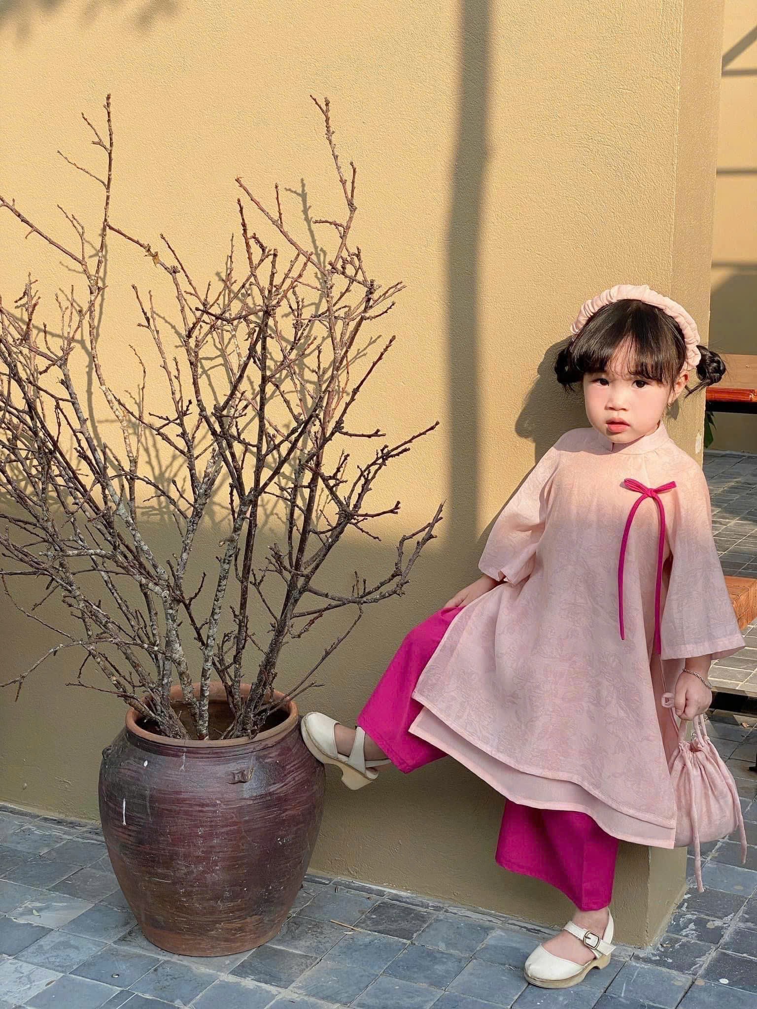 Áo dài 2 lớp màu hồng cho bé gái