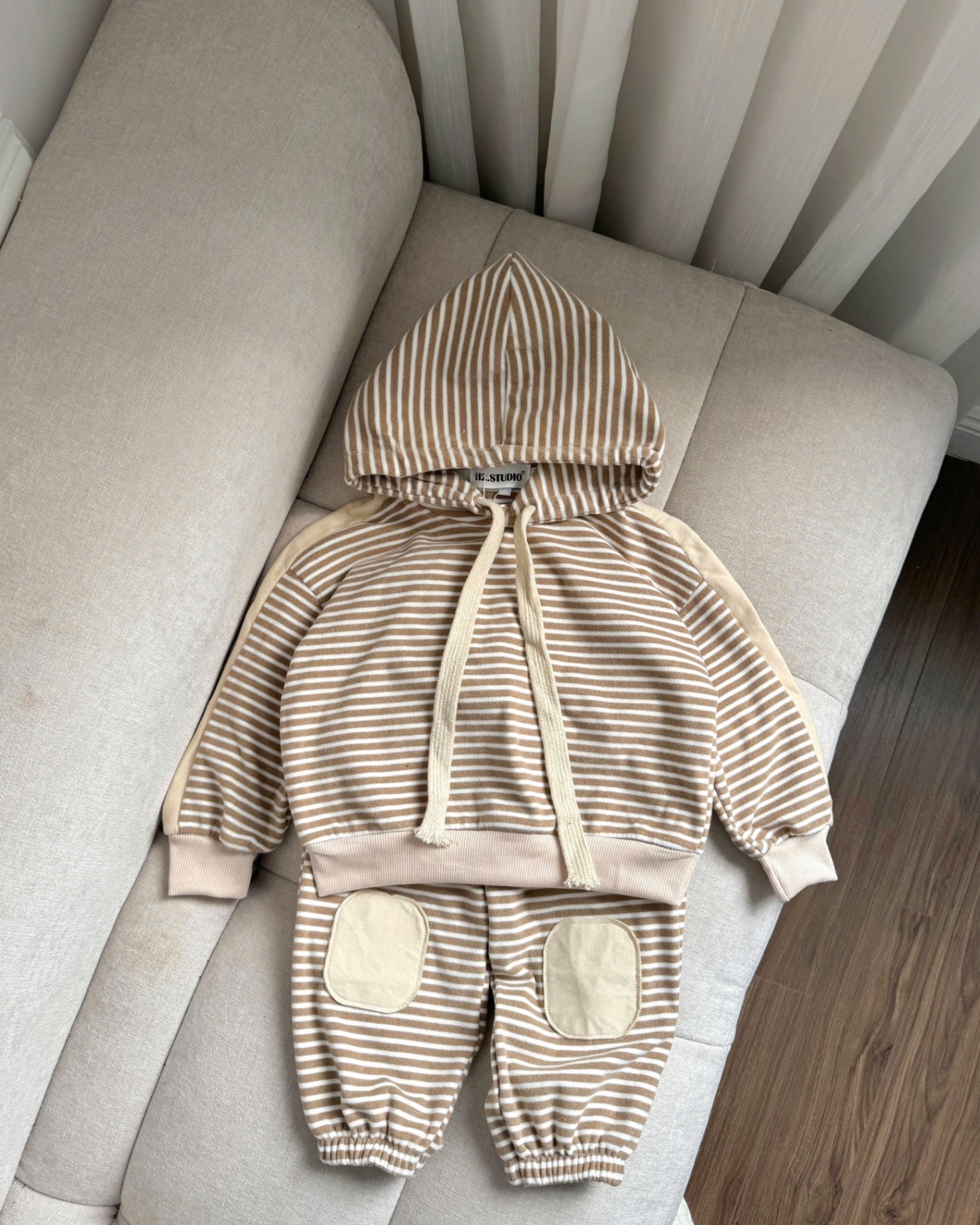 Bộ nỉ phối mũ 2 màu đen nâu