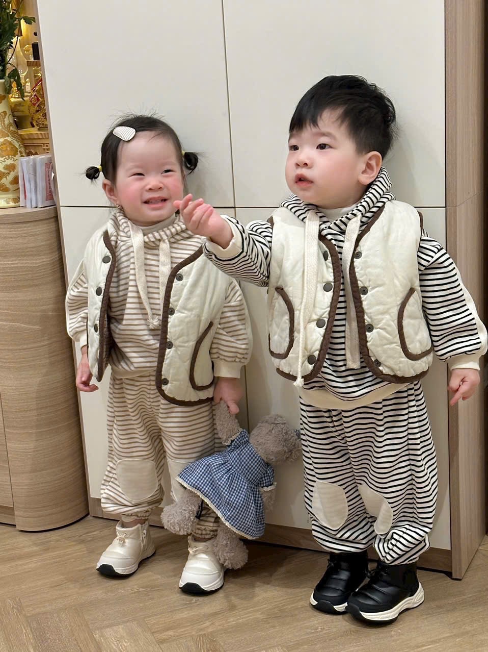 Bộ nỉ phối mũ 2 màu đen nâu