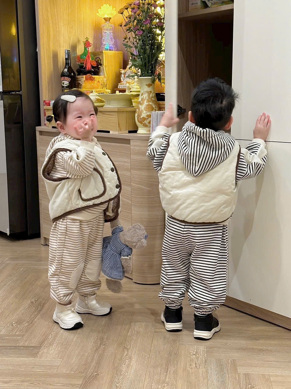 Bộ nỉ phối mũ 2 màu đen nâu