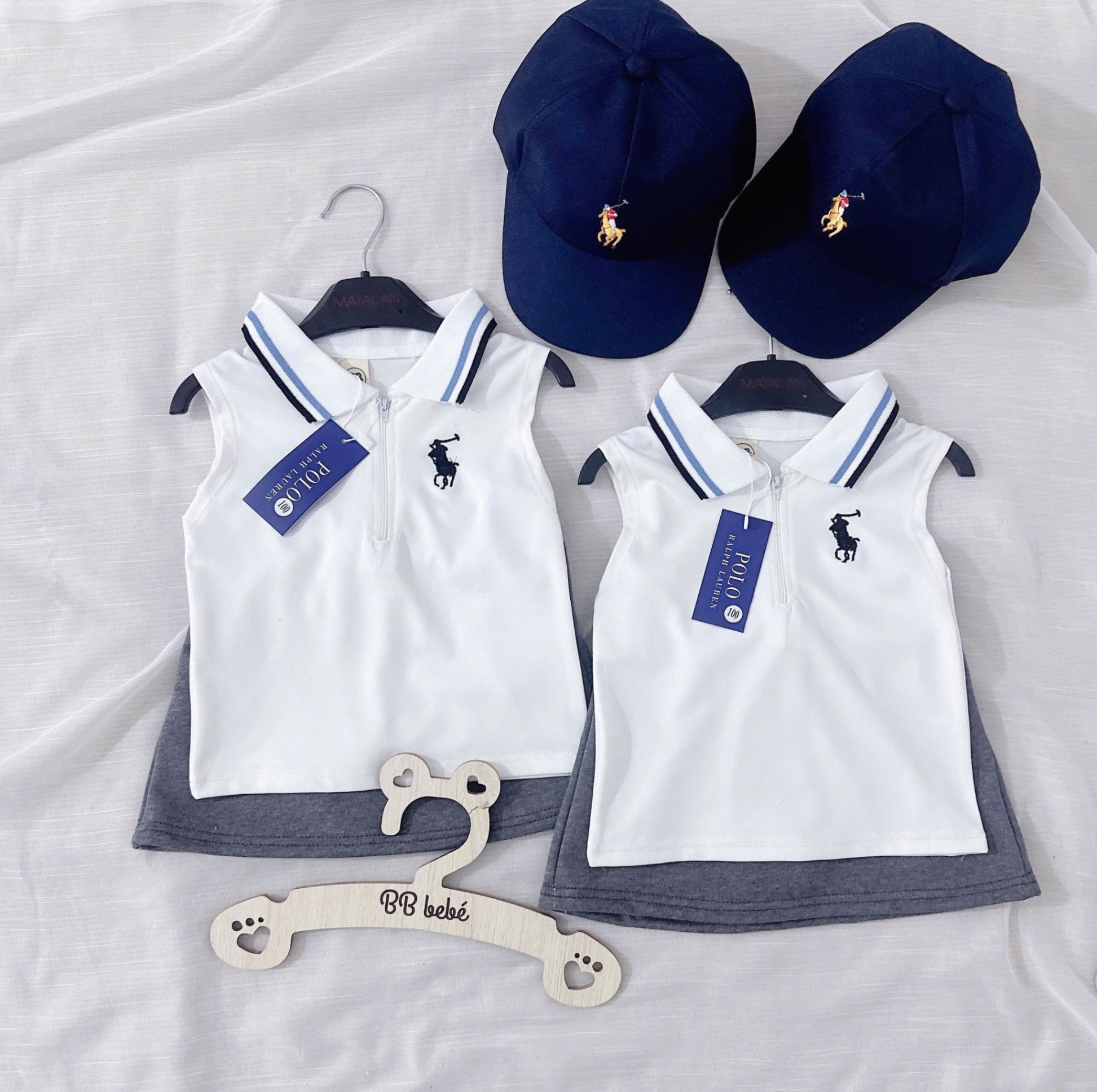 Set bé gái áo trắng thêu ngựa kèm mũ