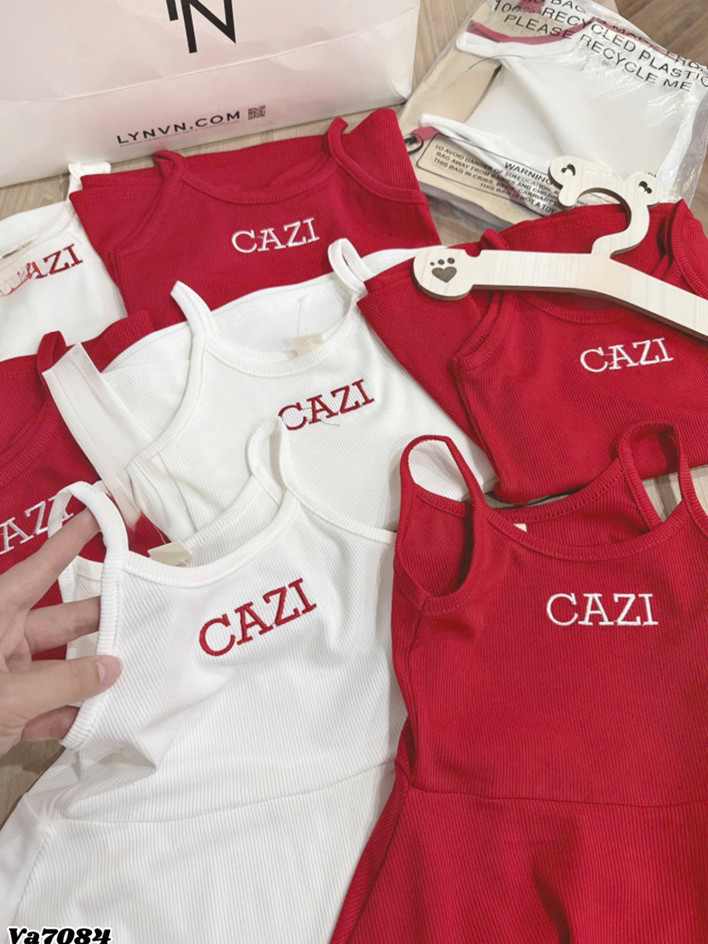 Set 2 váy cazi trắng đỏ(7/27kg)