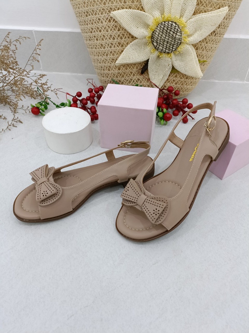 GIÀY SANDAL NƠ LAZE