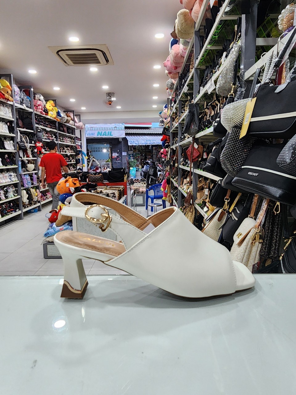 Sandal gót bản to DG700141