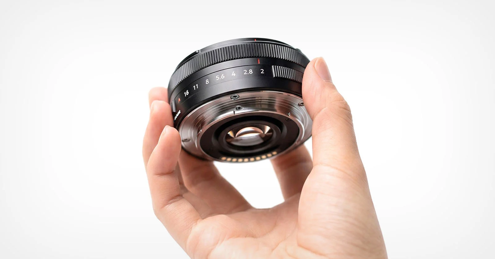 7Artisans AF 18mm f/2: Lens pancake nhỏ gọn cho Sony APS-C