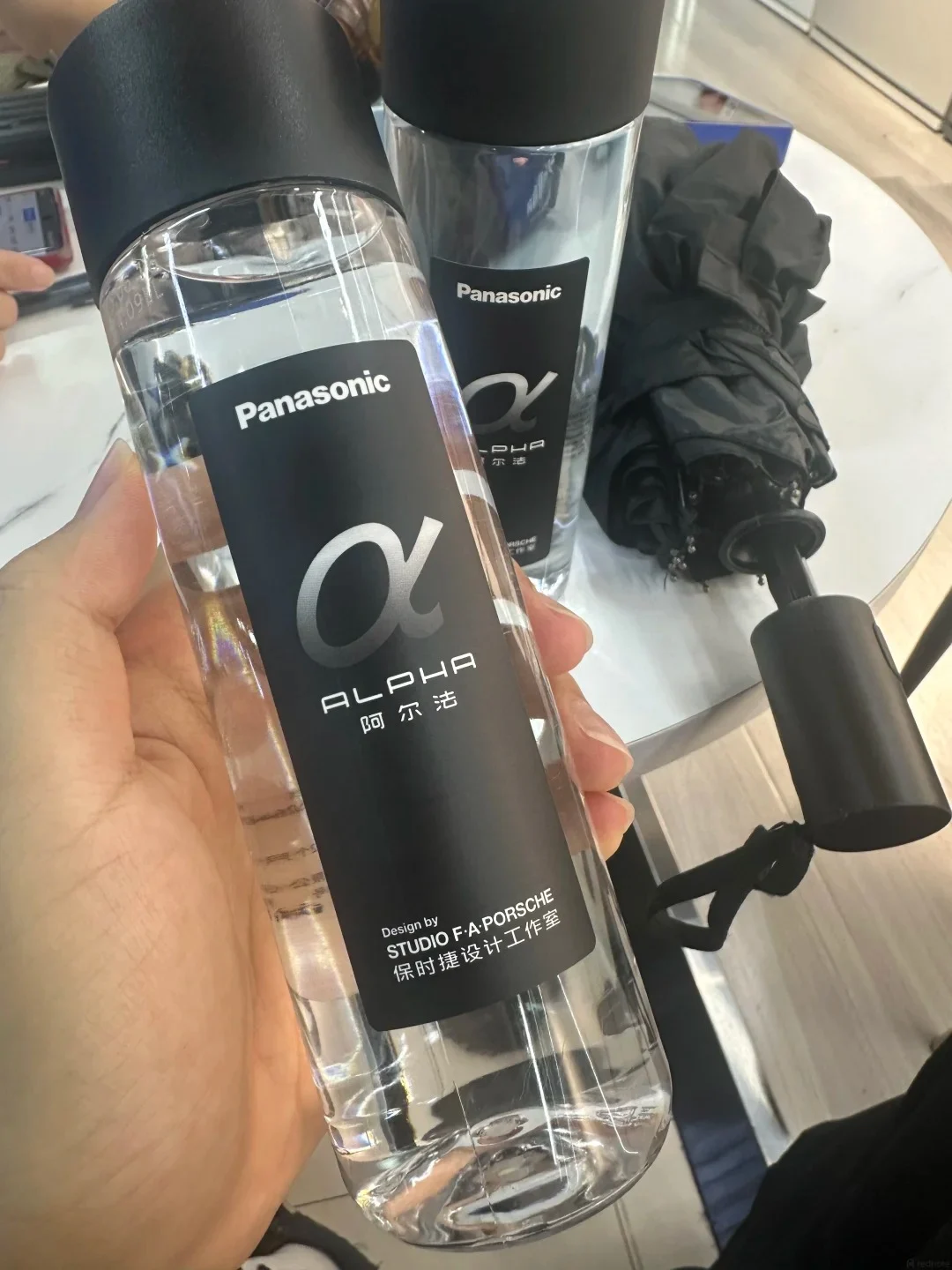 Bình Nước Có Logo Sony Alpha Của Panasonic: Thật Hay Đùa? - NexShop.vn
