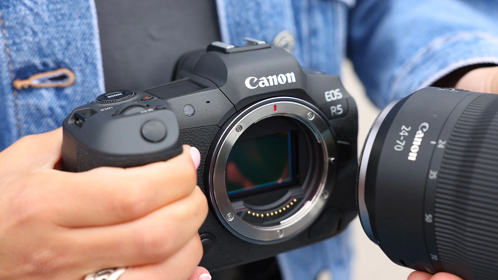 Canon Camera Store Week 2026: Cơ Hội Hay Thử Thách Ngành Ảnh Việt?
