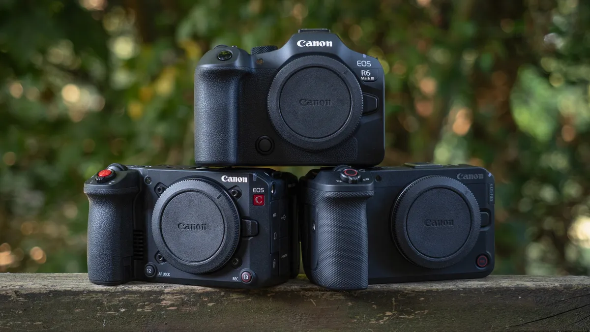 Bộ ba máy ảnh Canon EOS C50, Canon EOS R6 Mark III và EOS R6 V