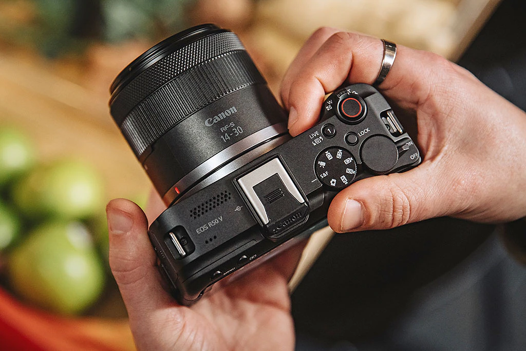 Canon EOS R50 V: Review Máy Ảnh Mirrorless Giá Tốt Cho Người Mới Bắt