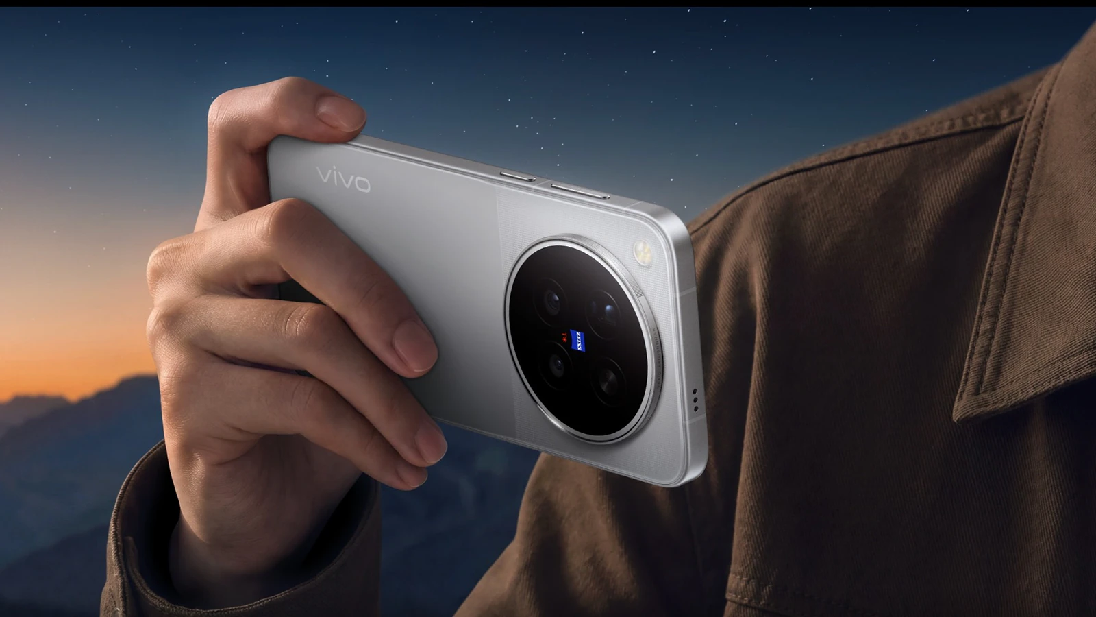 Thiết kế tổng thể của Vivo X500 Pro, minh họa sự nhỏ gọn và tiện lợi khi quay video