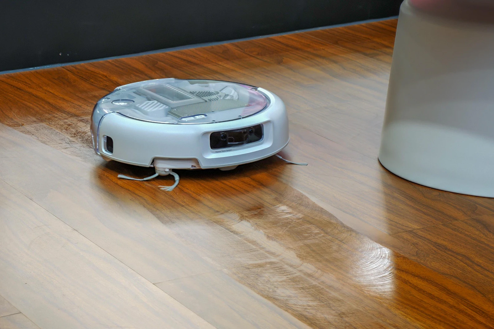 DJI Romo 2: Robot hút bụi leo bậc, hút mạnh mẽ và bảo mật tối đa