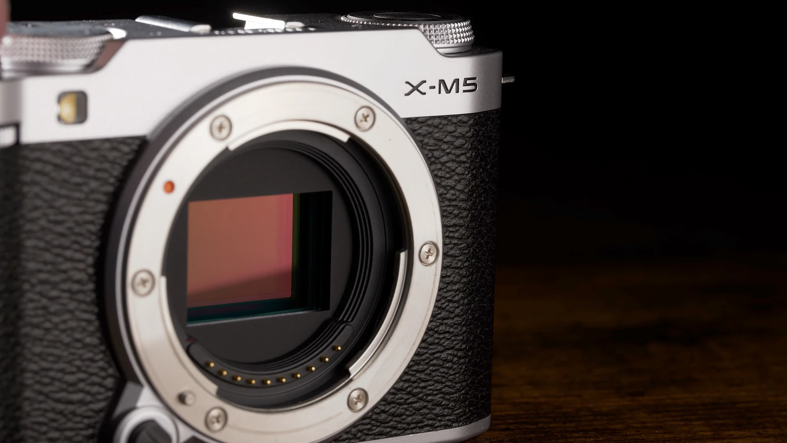 Đánh Giá Fujifilm X-M5: Gần Hoàn Hảo Cho Người Mới