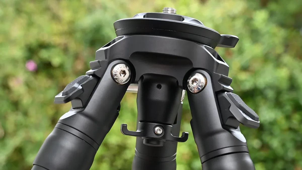 Đánh giá 3 Legged Thing Ridley: Tripod Carbon Fiber Pro-Grade cho Video