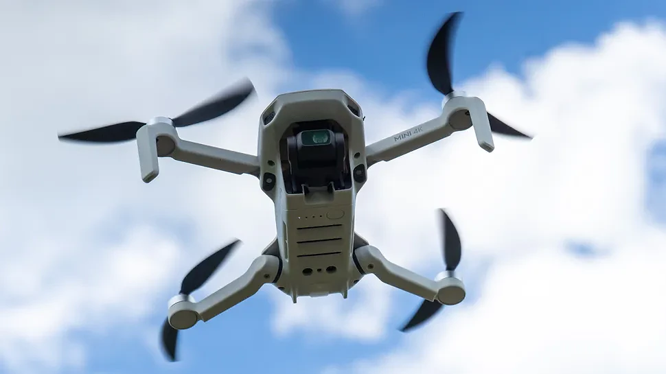 Bộ điều khiển DJI RC với màn hình tích hợp