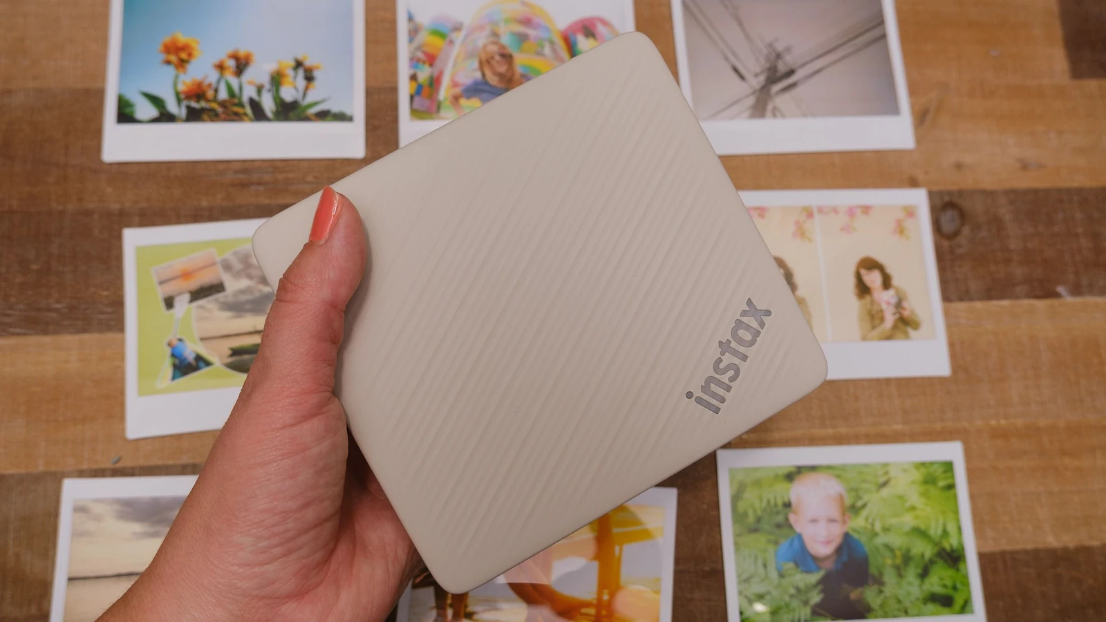 Fujifilm Instax Link Wide 2: Đánh Giá Máy In Ảnh Tức Thời Kỷ Niệm