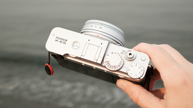 Fujifilm X-E5: Trải Nghiệm Thất Vọng Vì Lỗi Thiết Kế Công Thái Học