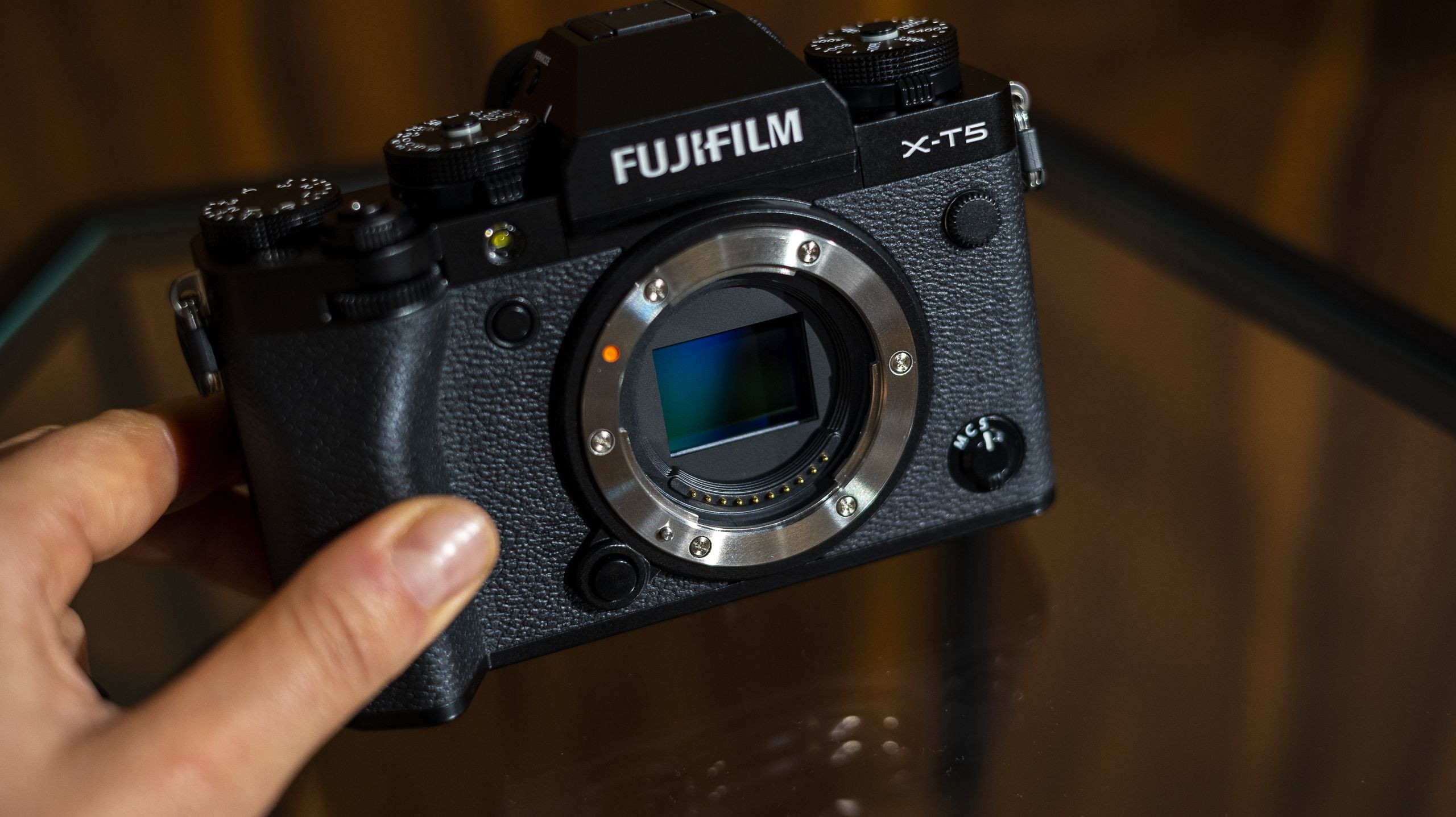 Fujifilm X-T5 Chưa Ngừng Sản Xuất: Giải Mã Tin Đồn Và Kỳ Vọng Mới