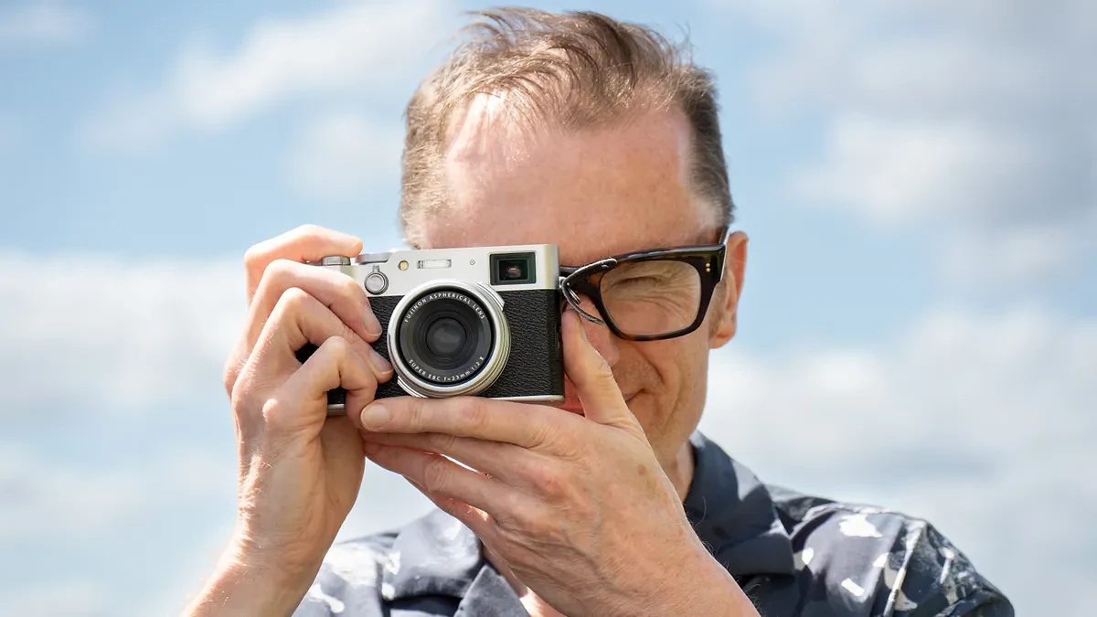 Fujifilm X100VI: Hồi Sinh Nhiếp Ảnh Với Vẻ Đẹp Retro Cổ Điển