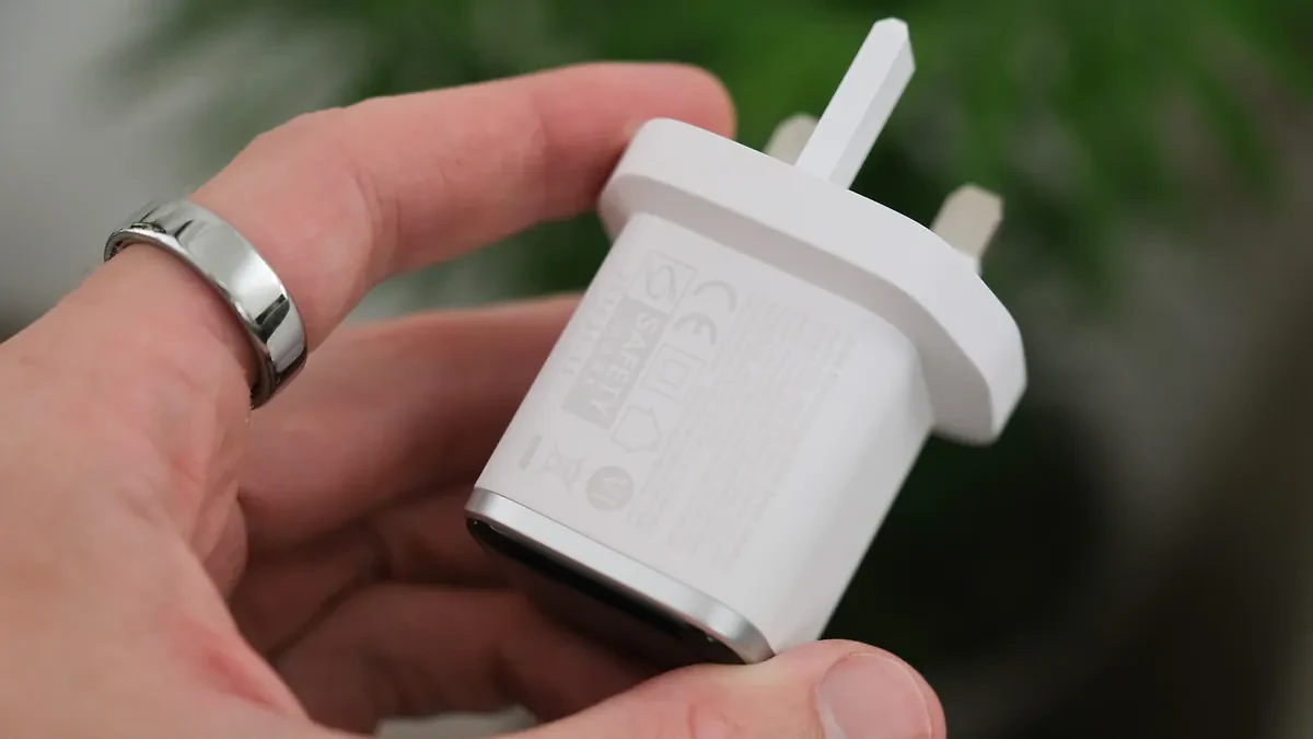 Anker Nano Charger: Đánh Giá Bộ Sạc 45W Màn Hình Thông Minh - Hình 3