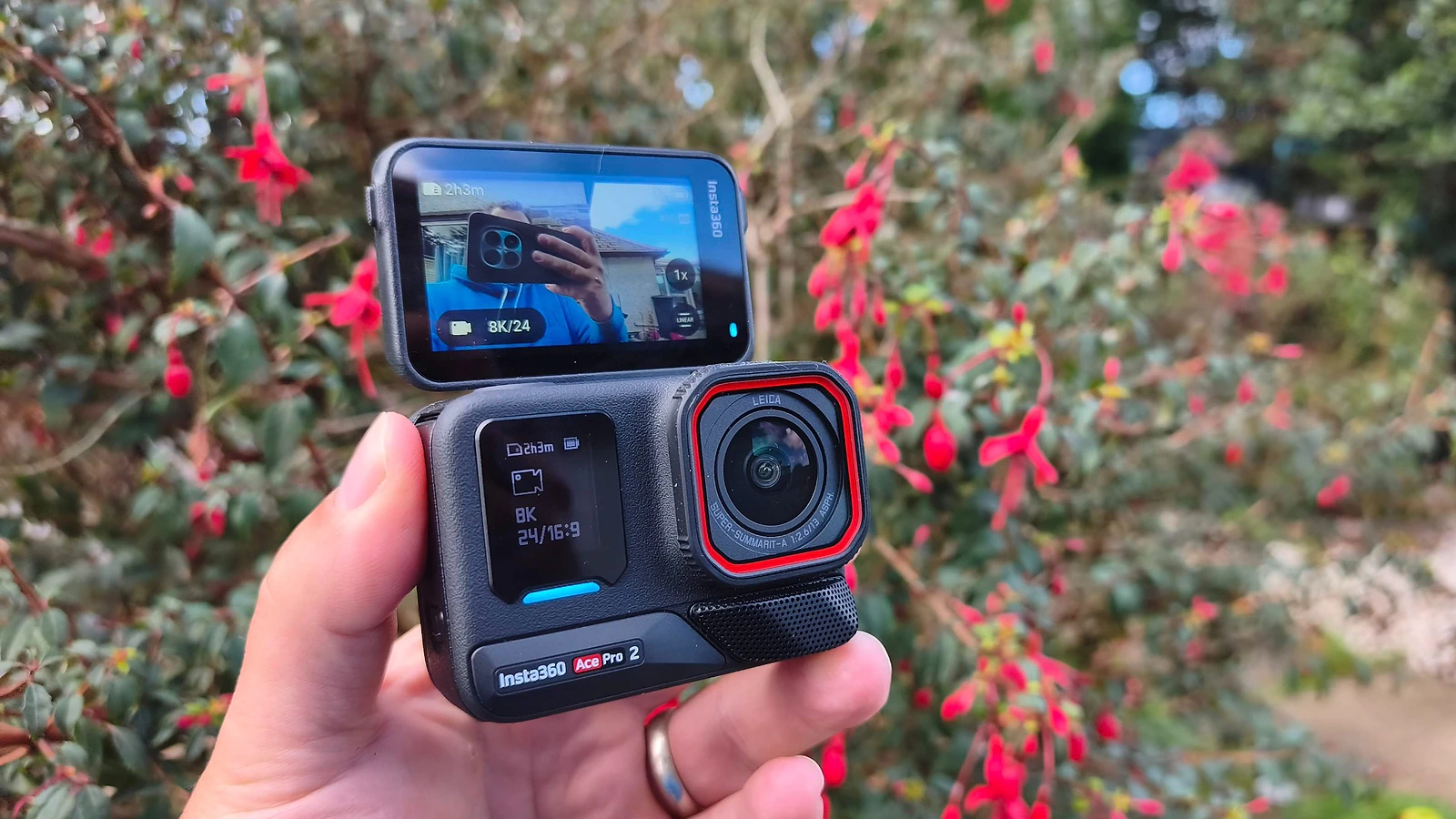 Insta360 Ace Pro 2: Camera hành trình 'phá đảo' mọi giới hạn cũ!