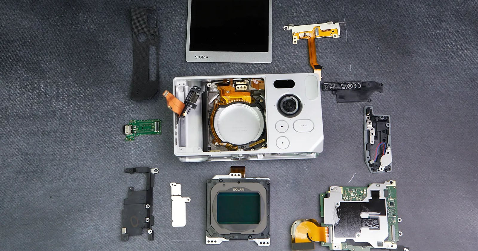Khám phá Sigma BF: Teardown chi tiết máy ảnh tối giản từ nhôm
