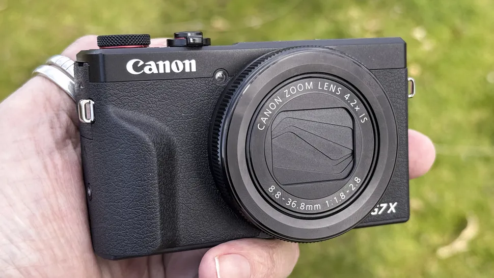 Máy ảnh compact Canon PowerShot G7 X Mark III tiếp tục trong tình trạng khan hàng
