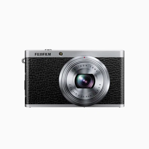 Máy ảnh compact cao cấp Fujifilm XF1 với thiết kế cổ điển và ống kính zoom cơ học