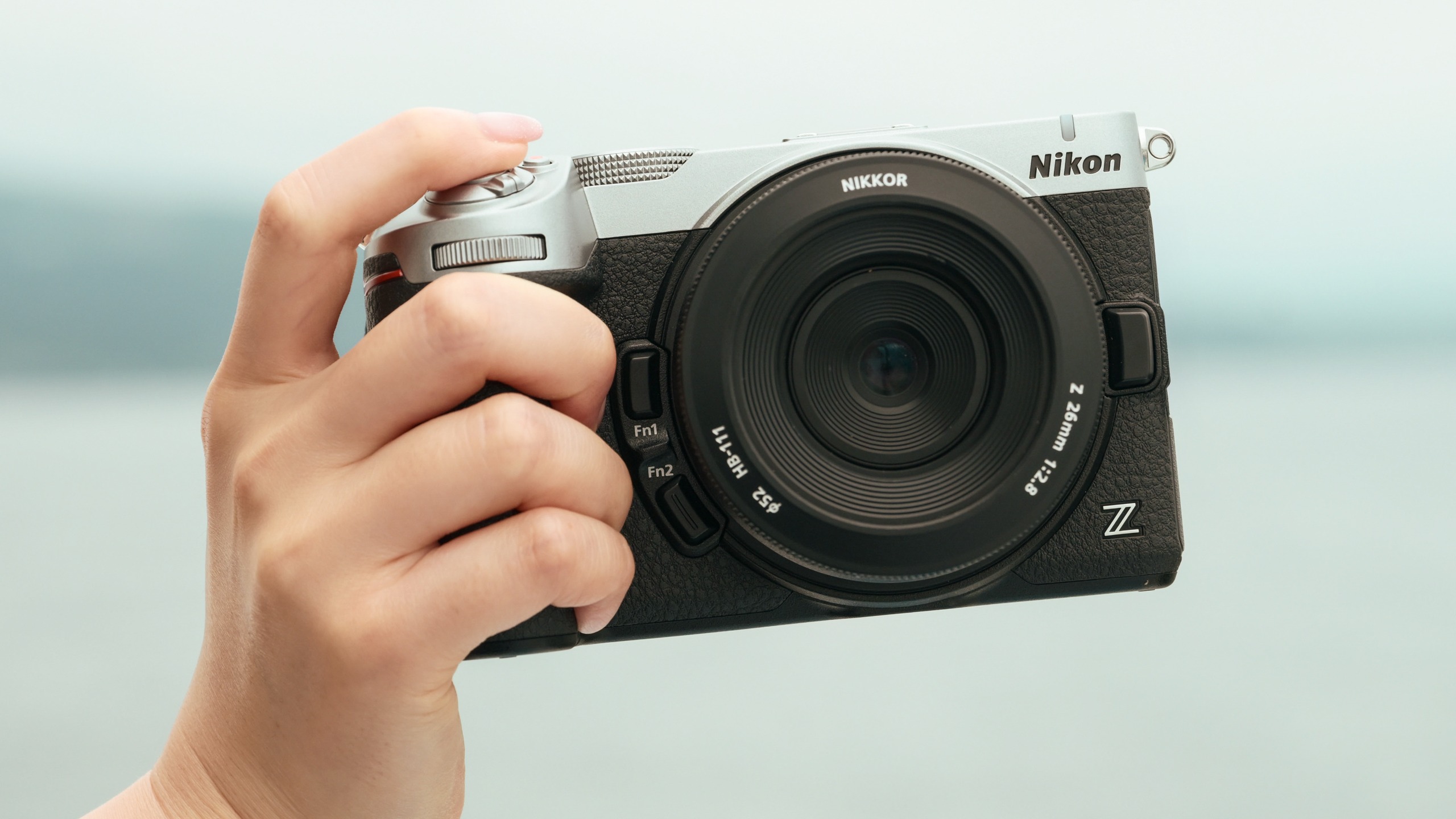 Máy ảnh full-frame Nikon Z5IIC thiết kế không kính ngắm nhỏ gọn tối ưu cho sáng tạo nội dung