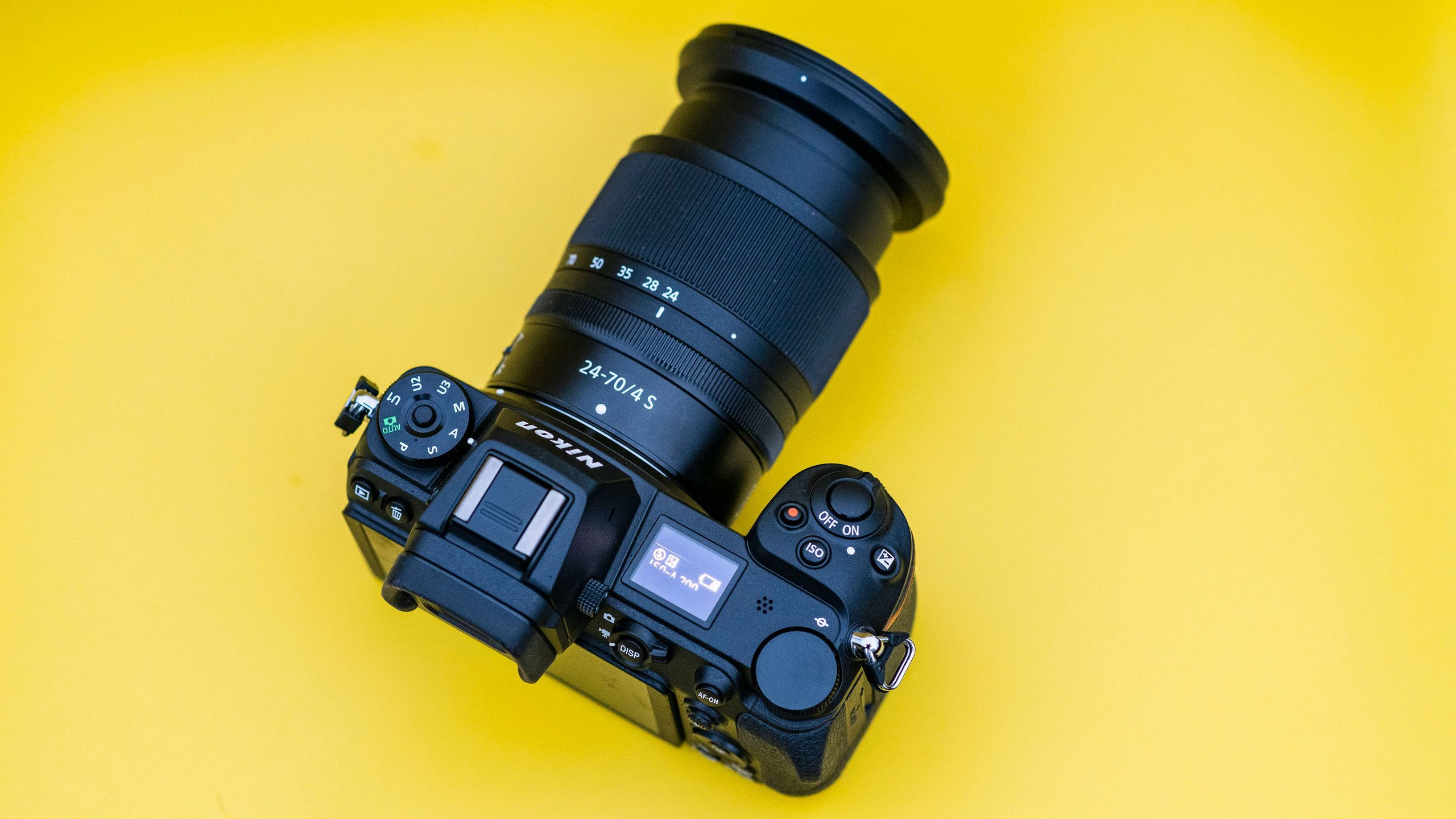 Nikon Đối Mặt Suy Thoái Thị Trường: Liệu Có Sản Phẩm Mới Vực Dậy?